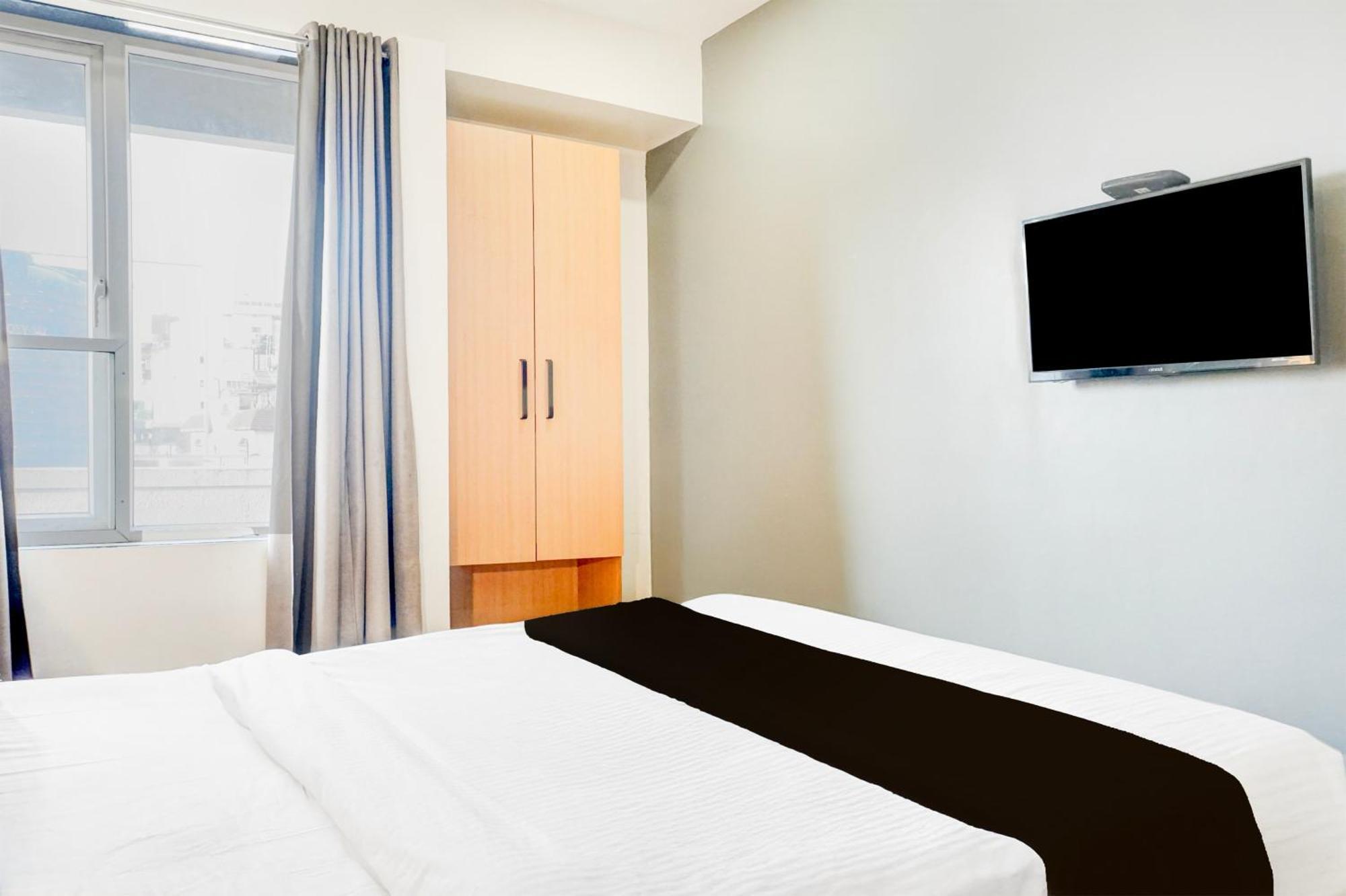 Super Townhouse Mg Road Pune Esterno foto