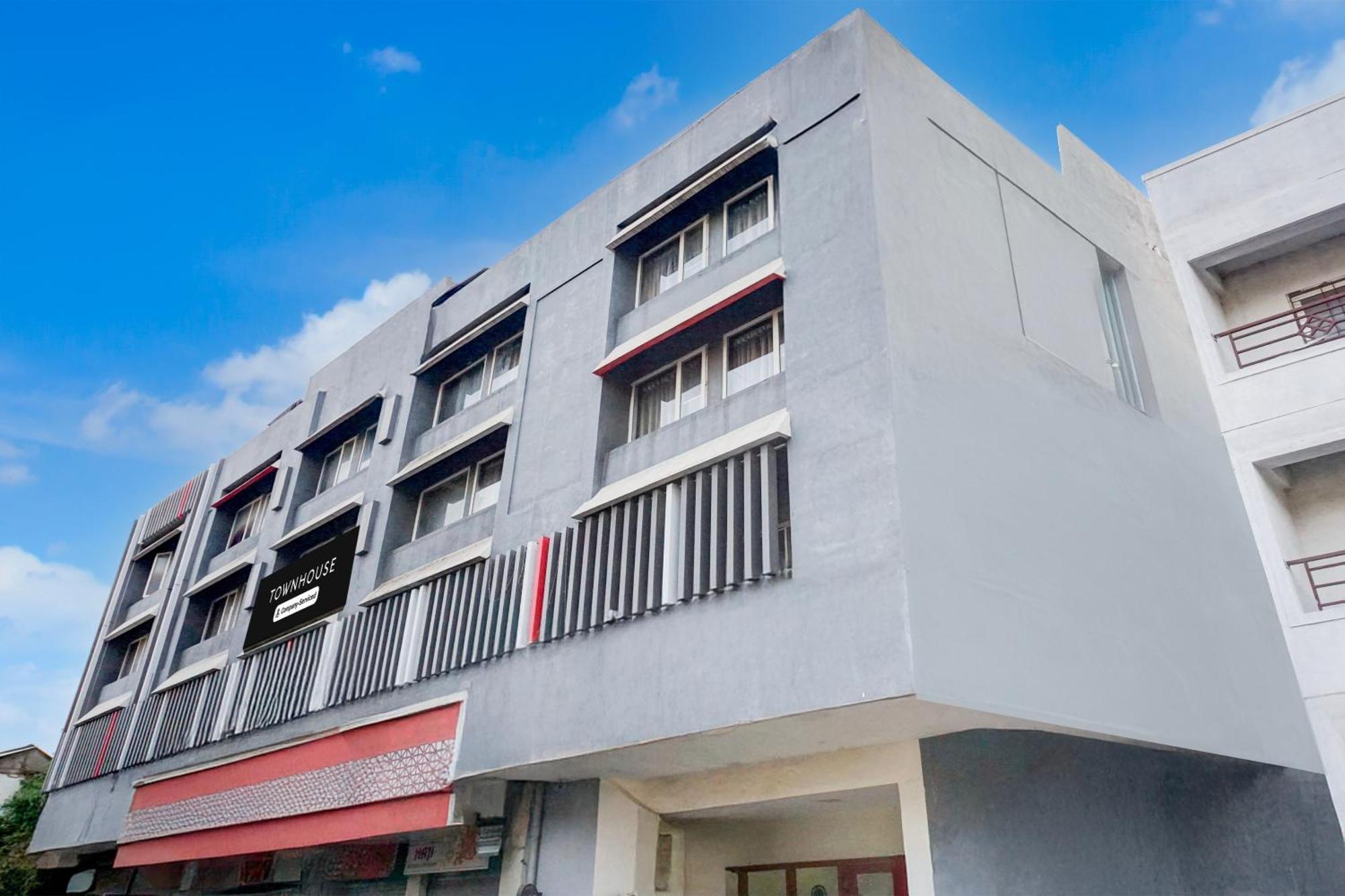 Super Townhouse Mg Road Pune Esterno foto